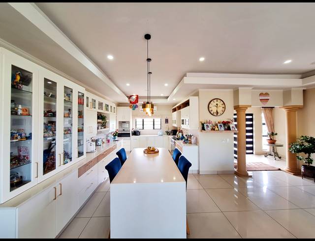 3 BEDROOM HOUSE FOR SALE IN SHELLY BEACH